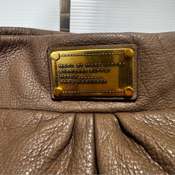 Marc Jacobs Classic Q Hiller Tan Leather Hobo Bag - Picture 5 of 13